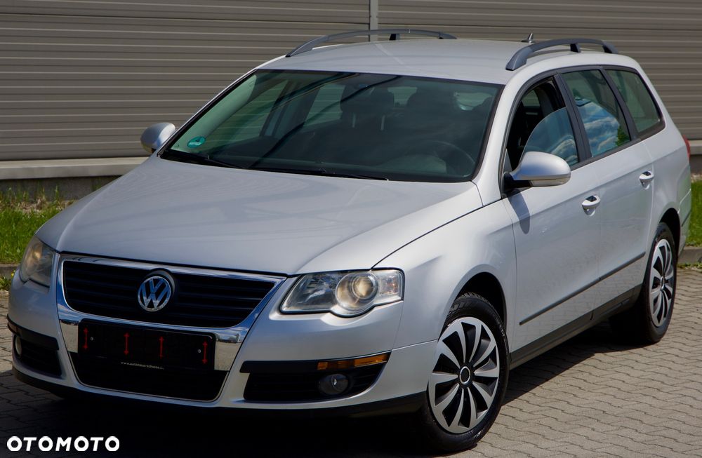 Volkswagen Passat 1.6 FSI Trendline - 1