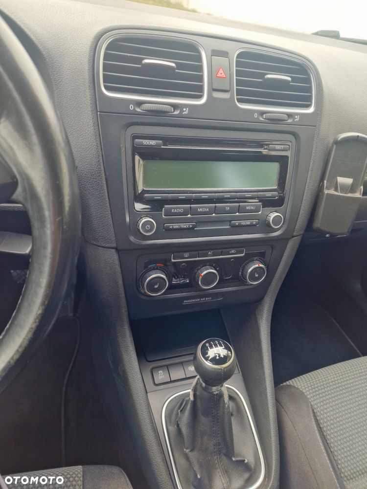 Volkswagen Golf 1.6 TDI DPF Comfortline - 11