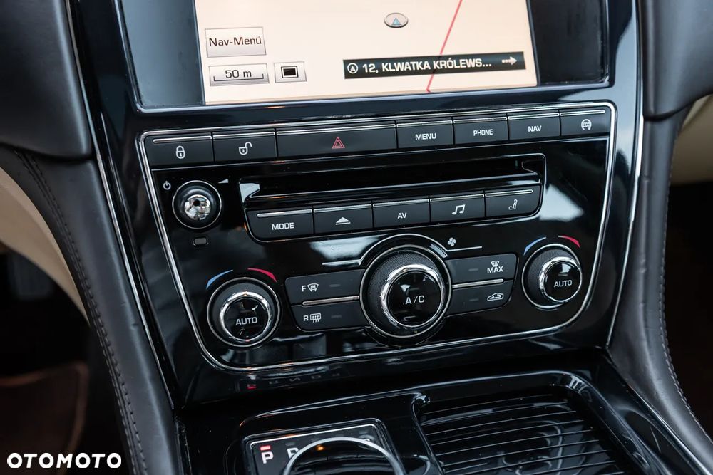 Jaguar XJ 3.0 V6 Kompressor AWD R-Sport - 26
