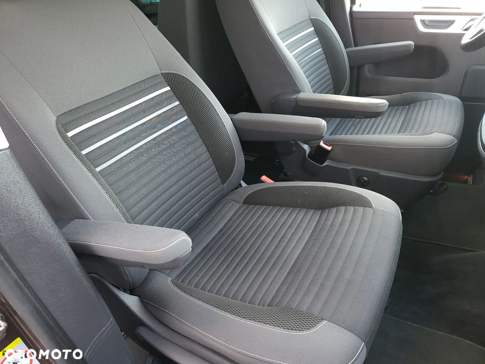 Volkswagen Multivan - 31
