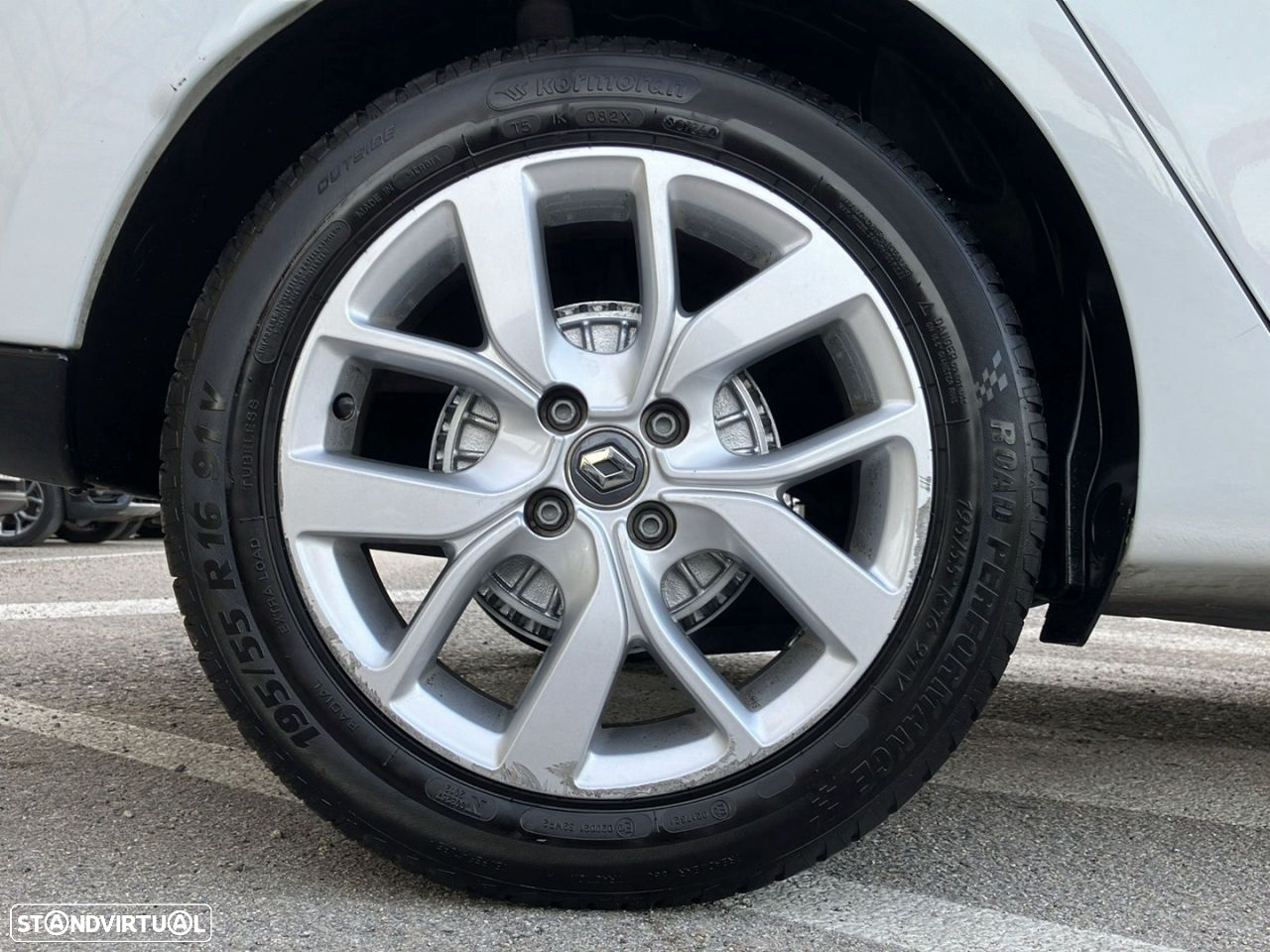 Renault Clio Sport Tourer 0.9 TCe Limited - 29