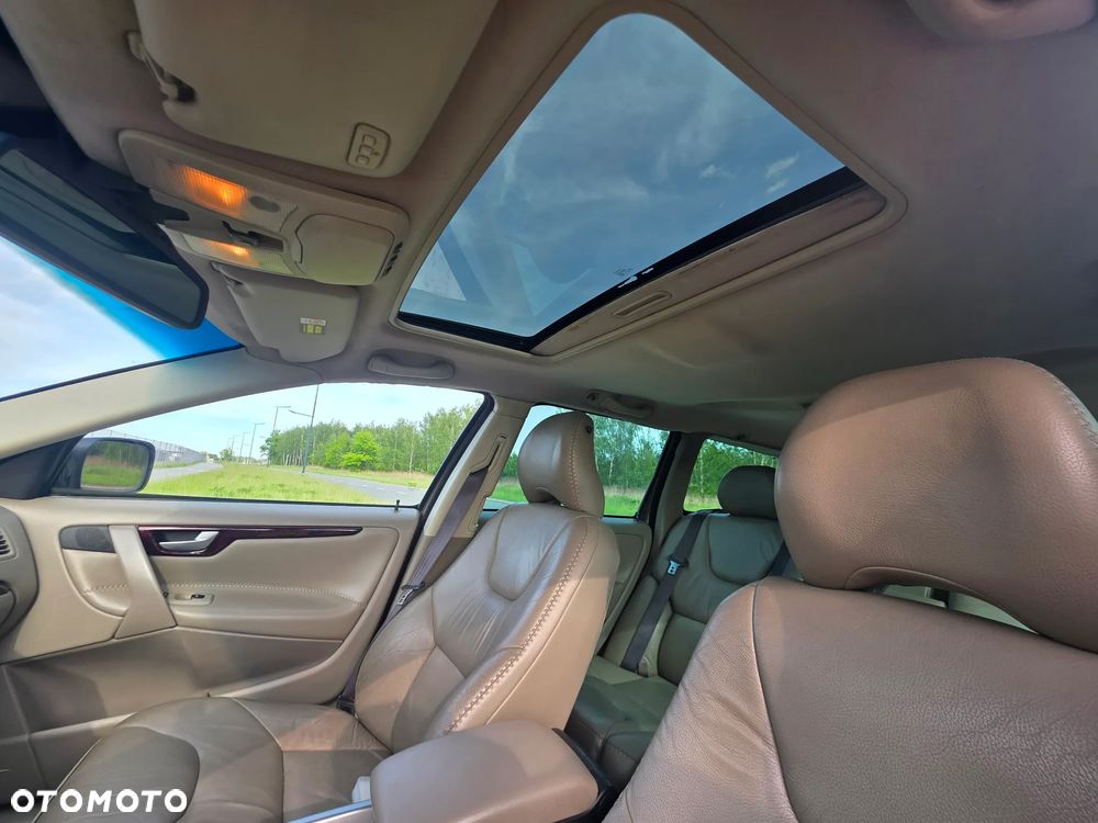 Volvo XC 70 - 23