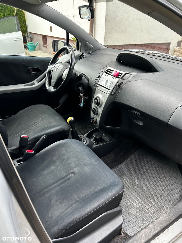 Toyota Yaris - 6