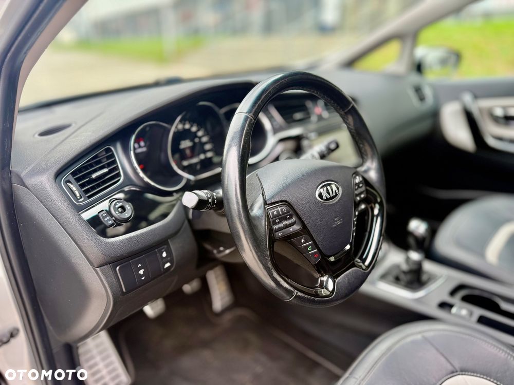 Kia Ceed 1.6 CRDi 128 ISG Platinum Edition - 23