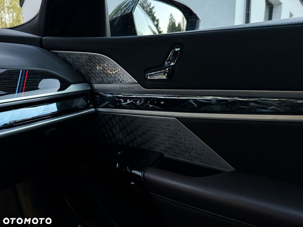 BMW Seria 7 740d xDrive - 23