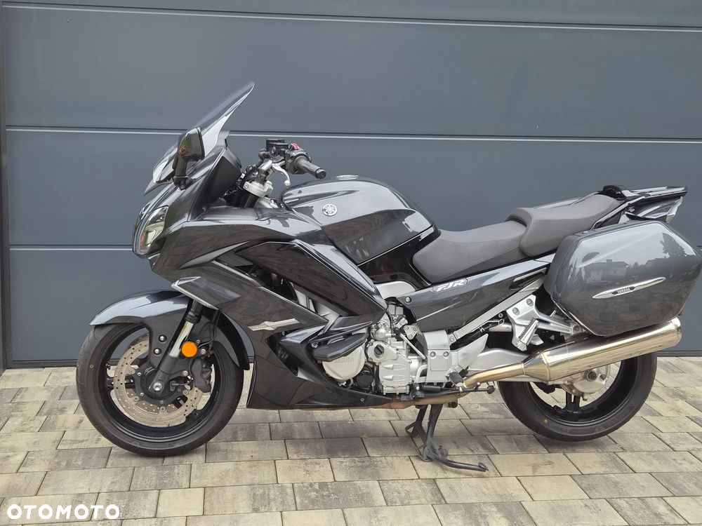 Yamaha FJR - 21