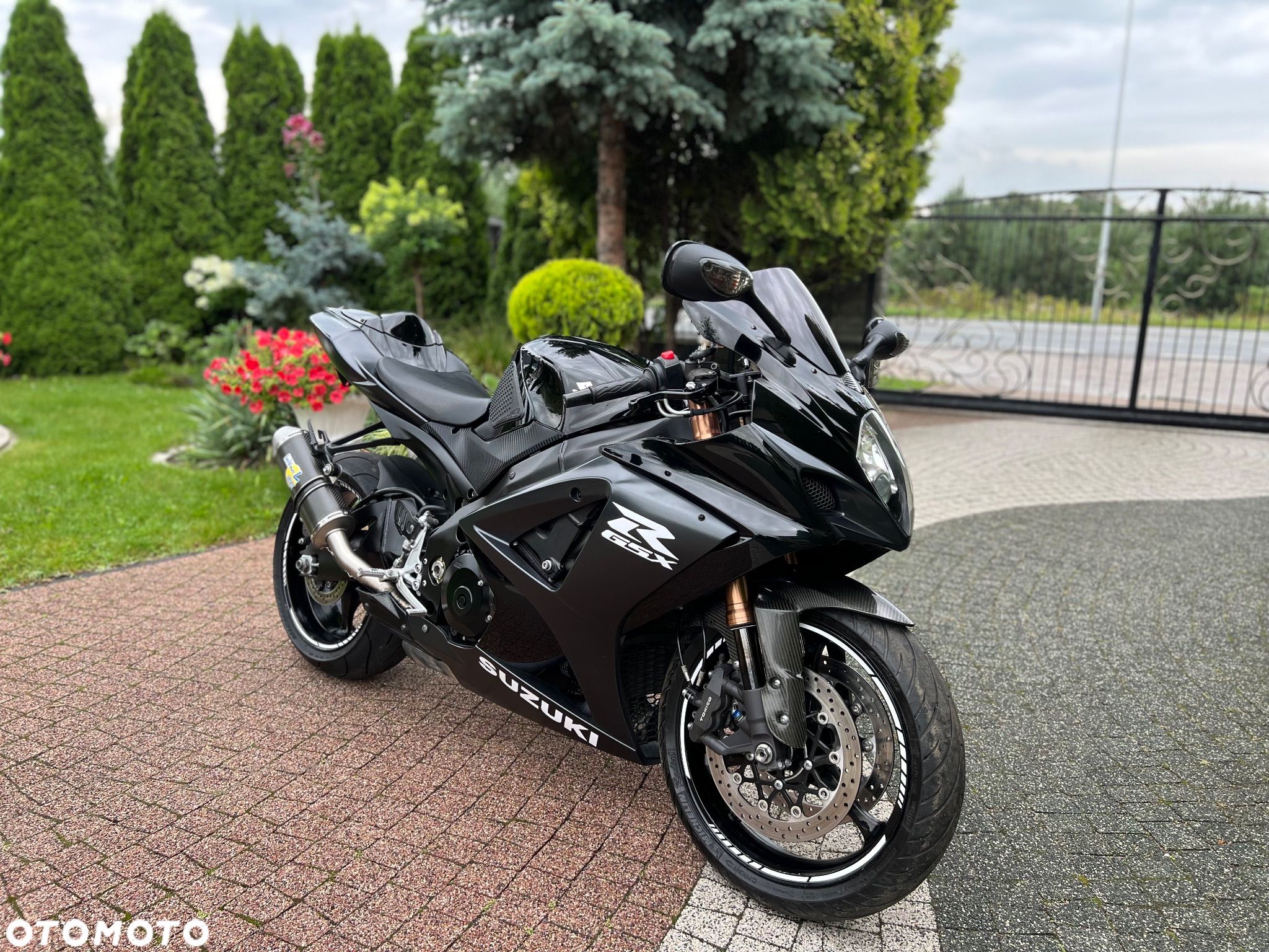 Suzuki GSX-R - 1