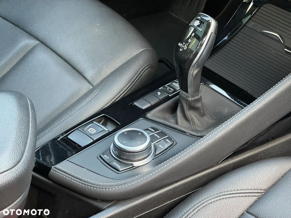 BMW X2 sDrive18d Business Edition sport - 28