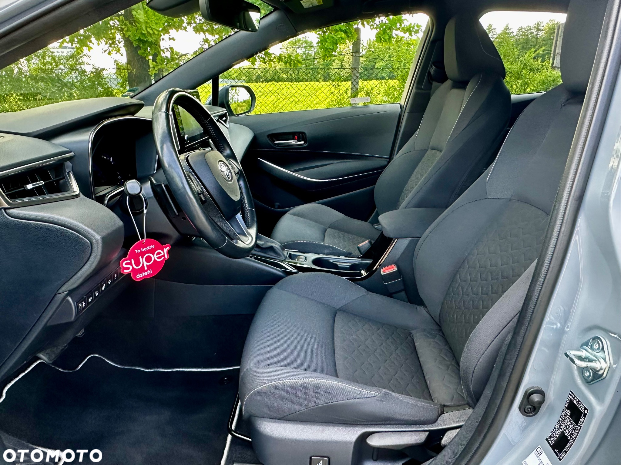 Toyota Corolla 2.0 Hybrid Style - 19