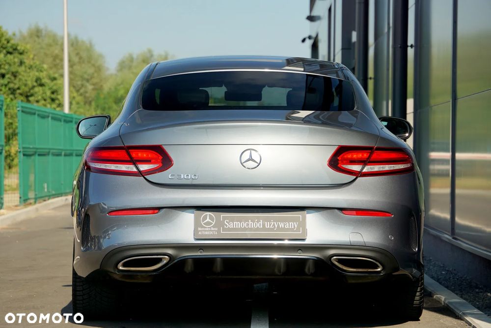 Mercedes-Benz Klasa C 300 9G-TRONIC - 7
