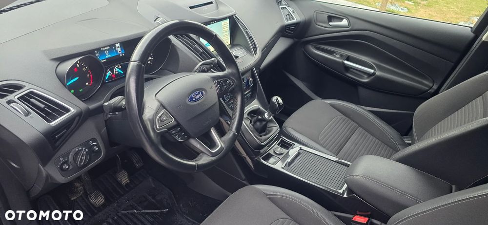 Ford Kuga 1.5 EcoBoost 2x4 Titanium - 14