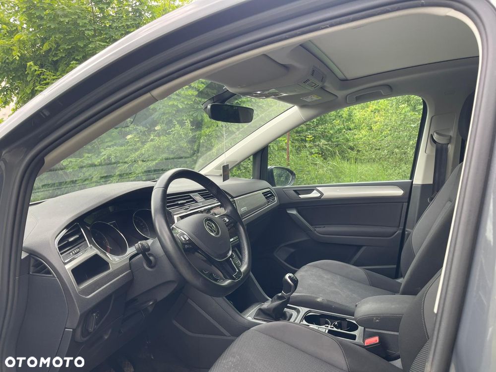Volkswagen Touran - 9