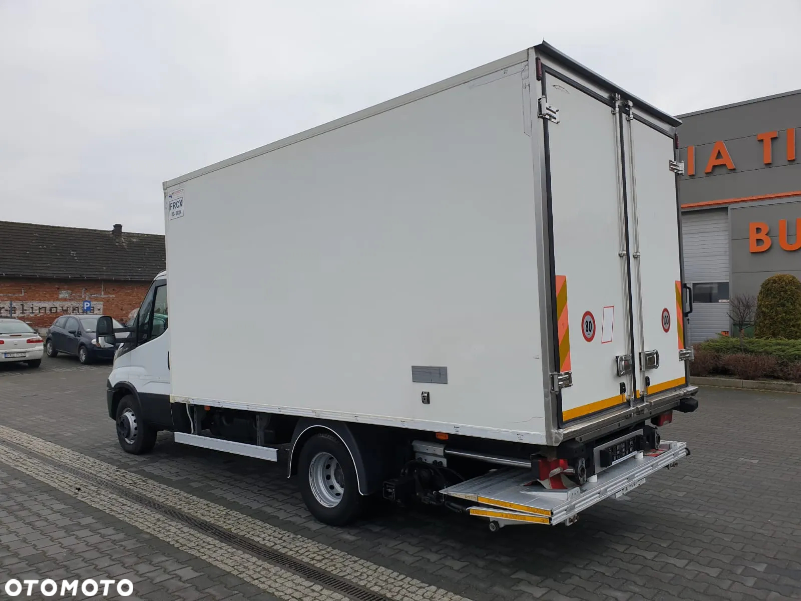 Iveco DAILY 60C15 CHŁODNIA+WINDA+DRZWI BOCZNE I TYLNE MROŹNIA IZOTERMA - 4