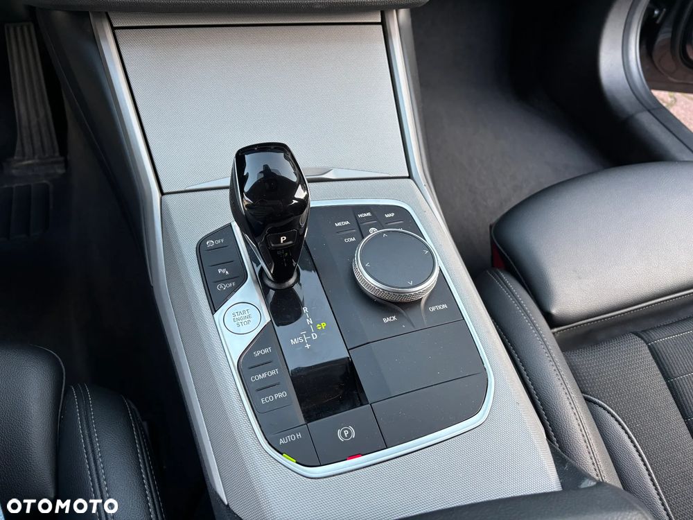 BMW Seria 3 318i Business Edition sport - 13