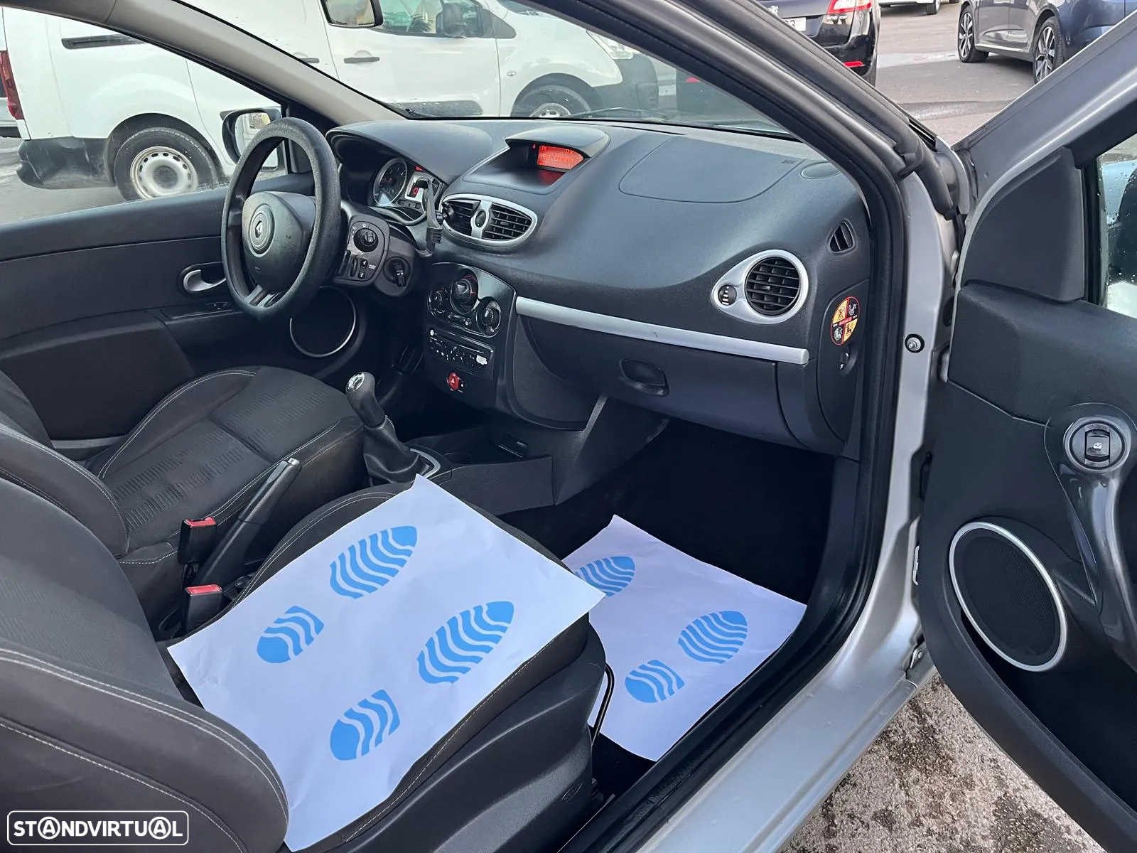 Renault CLIO 1,5 DCI - 8