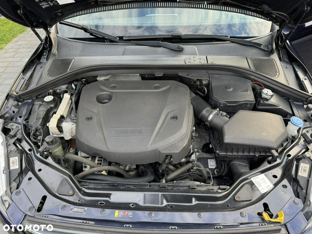Volvo XC 60 D4 AWD Geartronic Momentum - 24