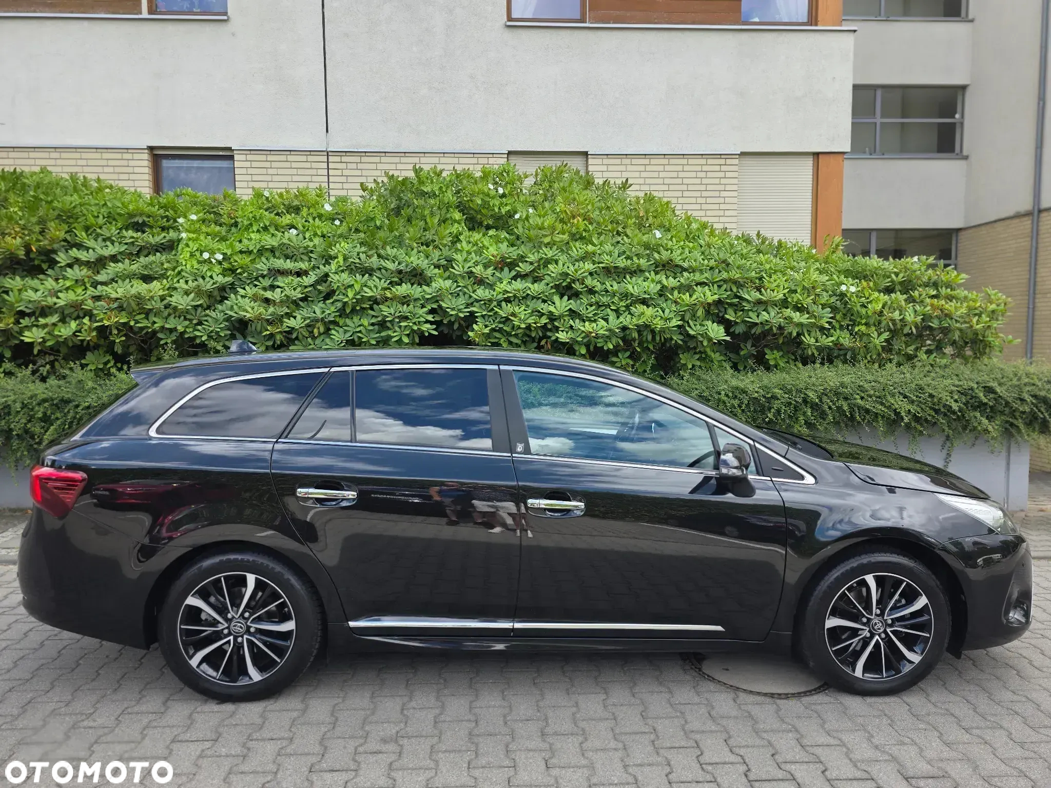Toyota Avensis Touring Sports 1.8 Team Deutschland - 8