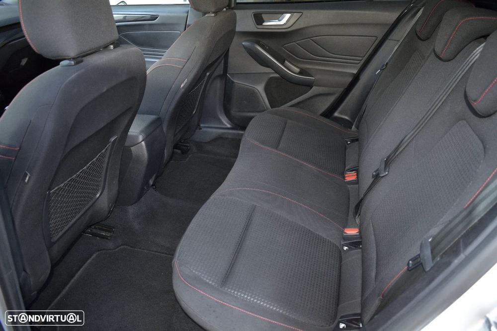 Ford Focus 1.0 EcoBoost MHEV ST-Line - 8
