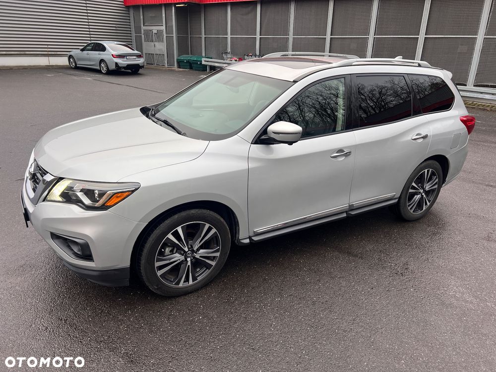 Nissan Pathfinder - 5