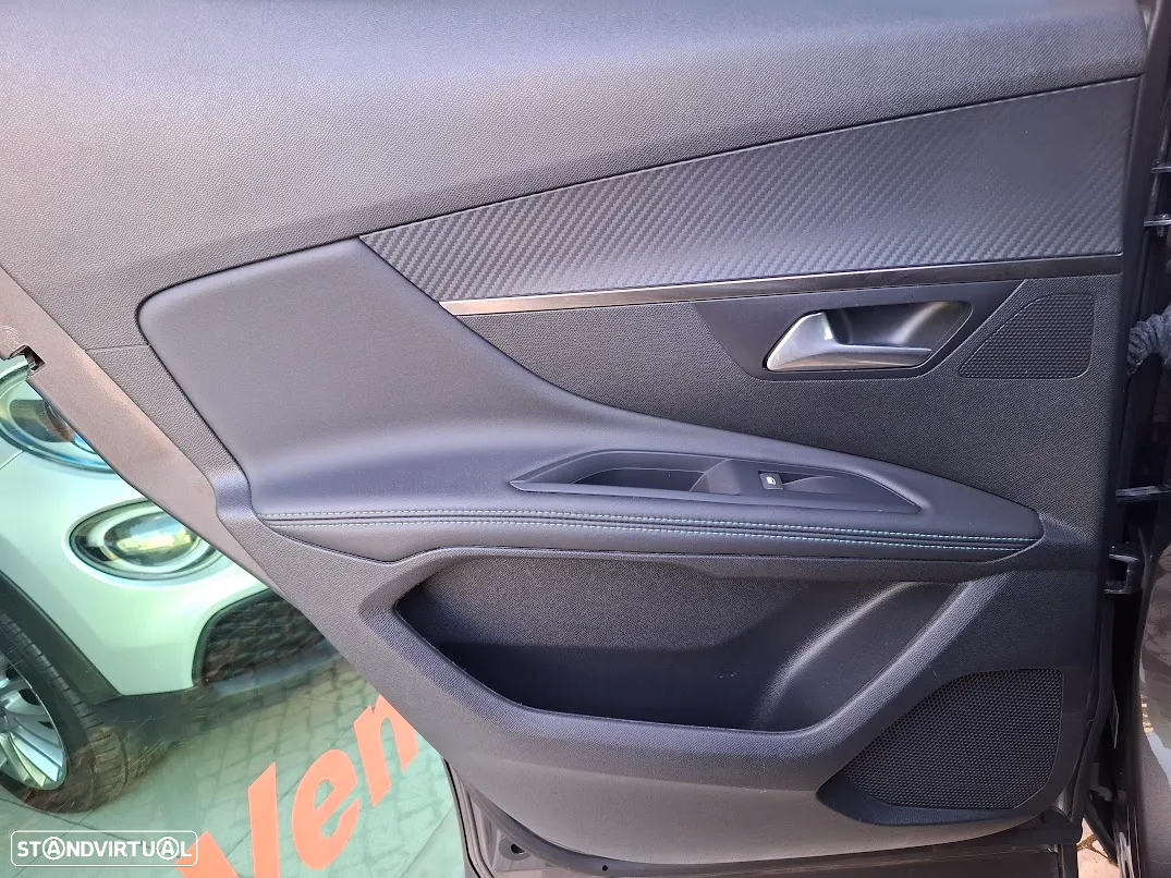 Peugeot 3008 PureTech 130 Stop & Start GPF Allure - 30
