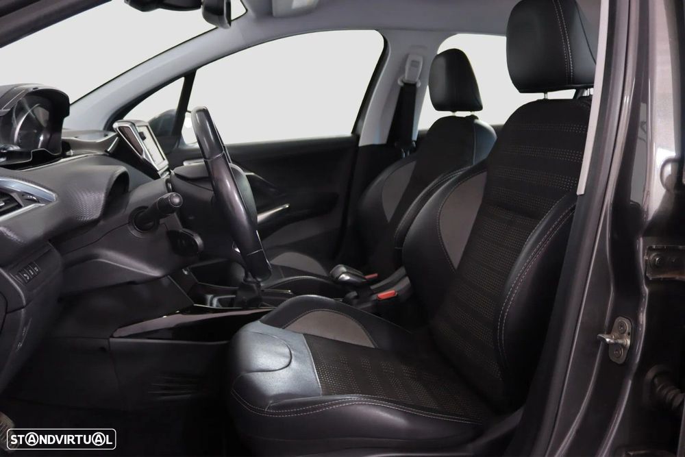 Peugeot 2008 1.2 PureTech Allure EAT6 - 8