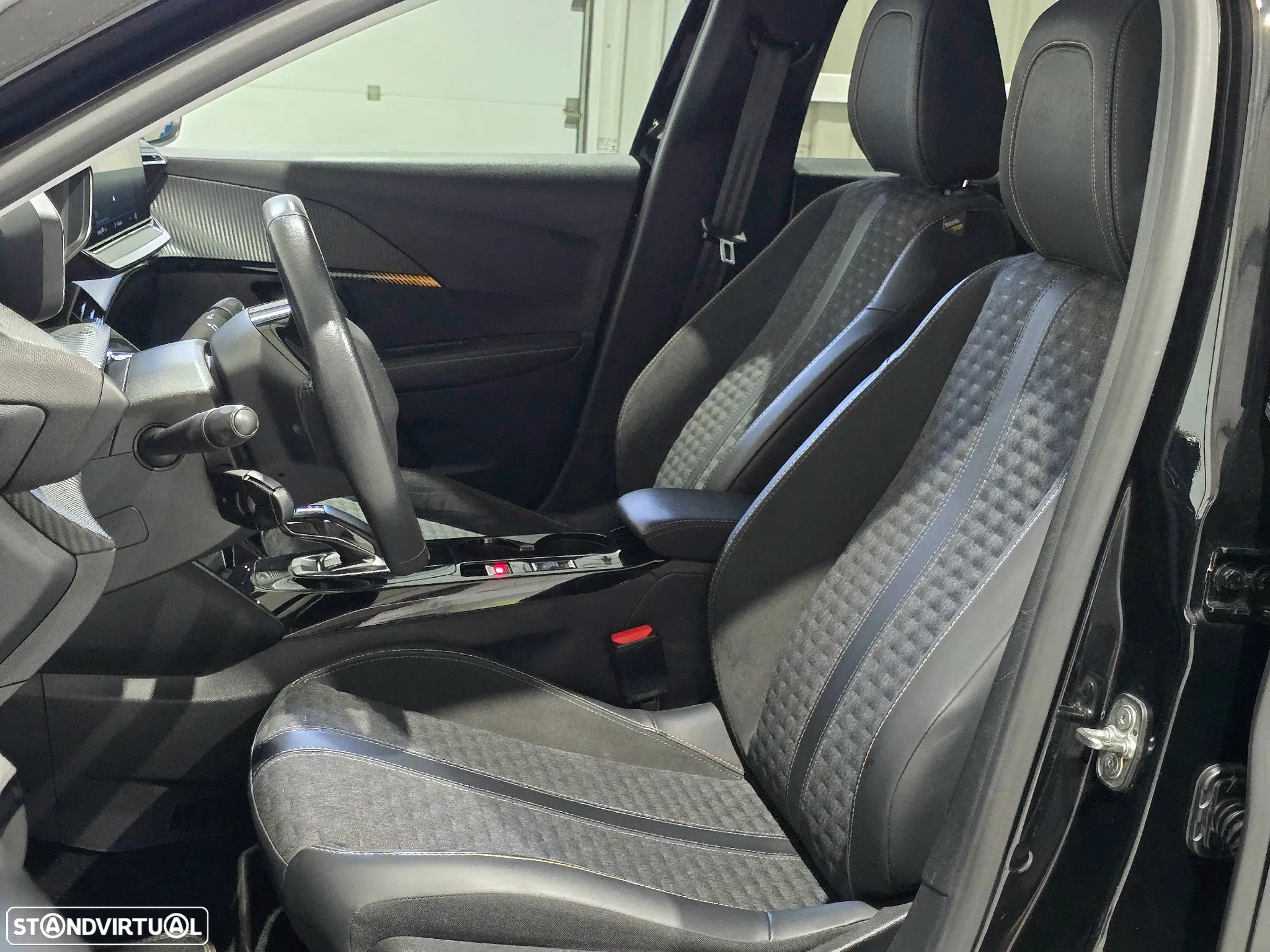 Peugeot e-208 50 kWh Allure - 37