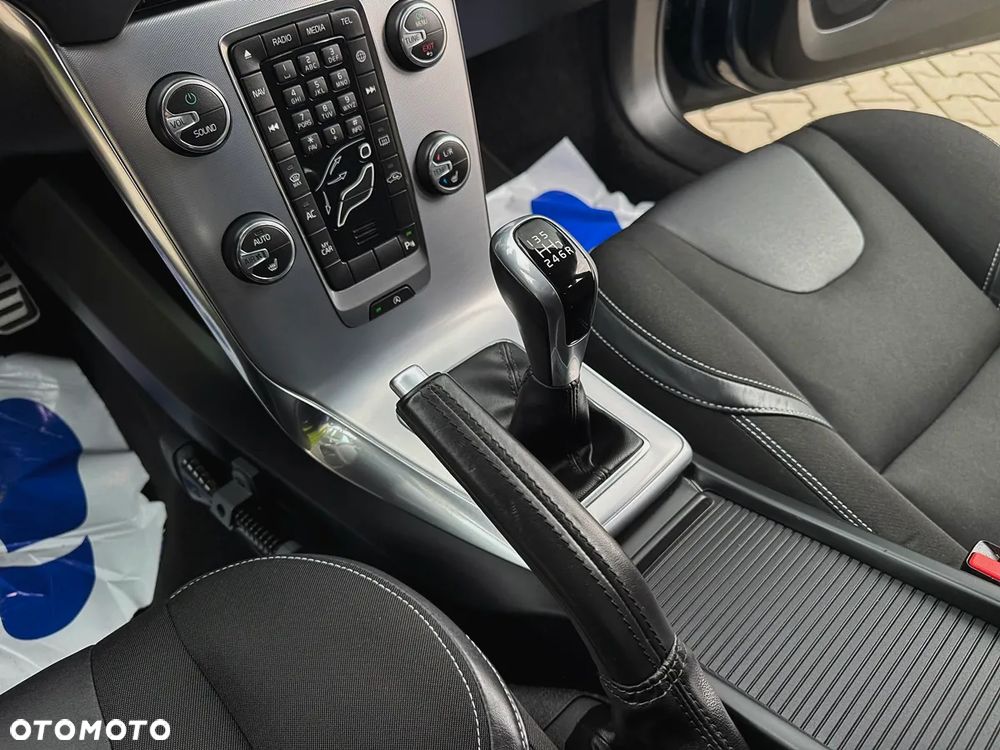 Volvo V40 D2 Summum - 34