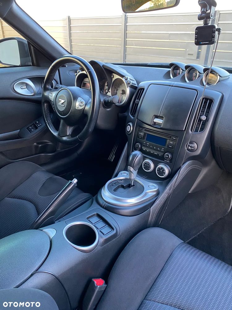 Nissan 370 Z - 7