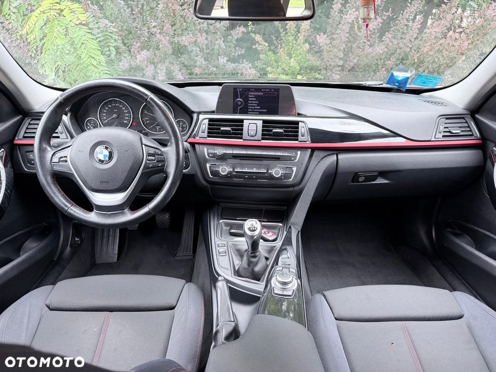 BMW Seria 3 320d Sport Line - 11