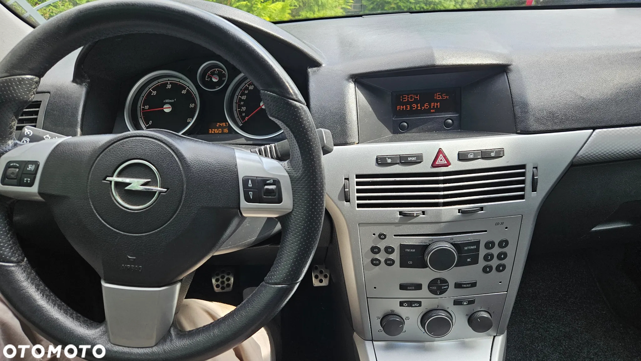 Opel Astra 1.9 CDTI DPF Sport - 11