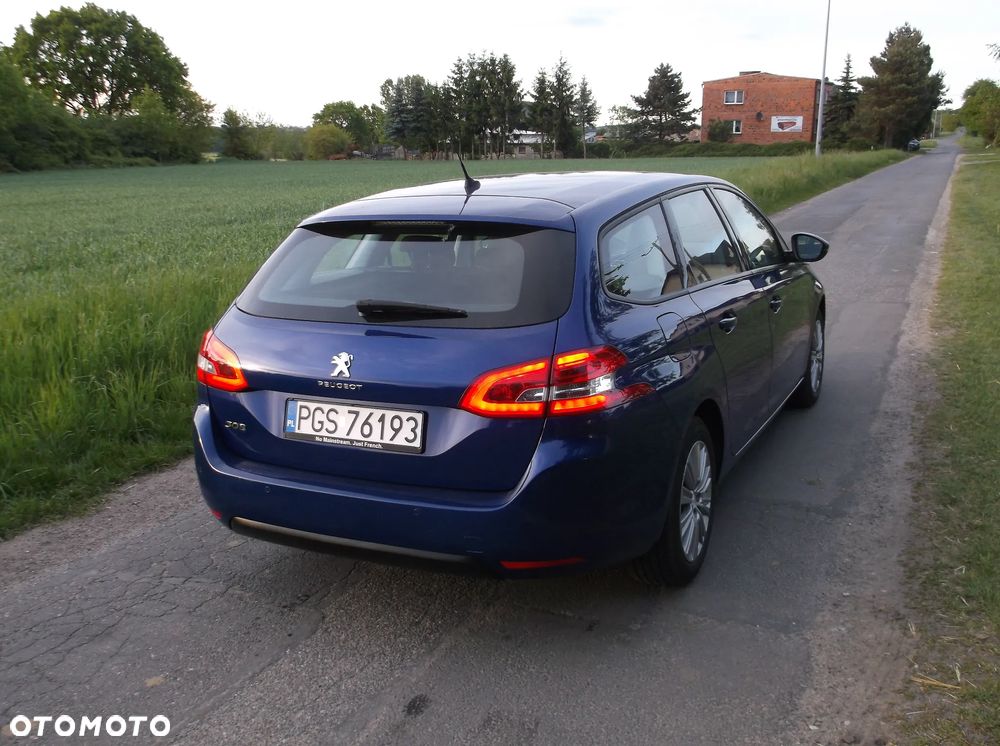 Peugeot 308 PureTech 130 GPF EAT8 Stop & Start Active Business-Paket - 33