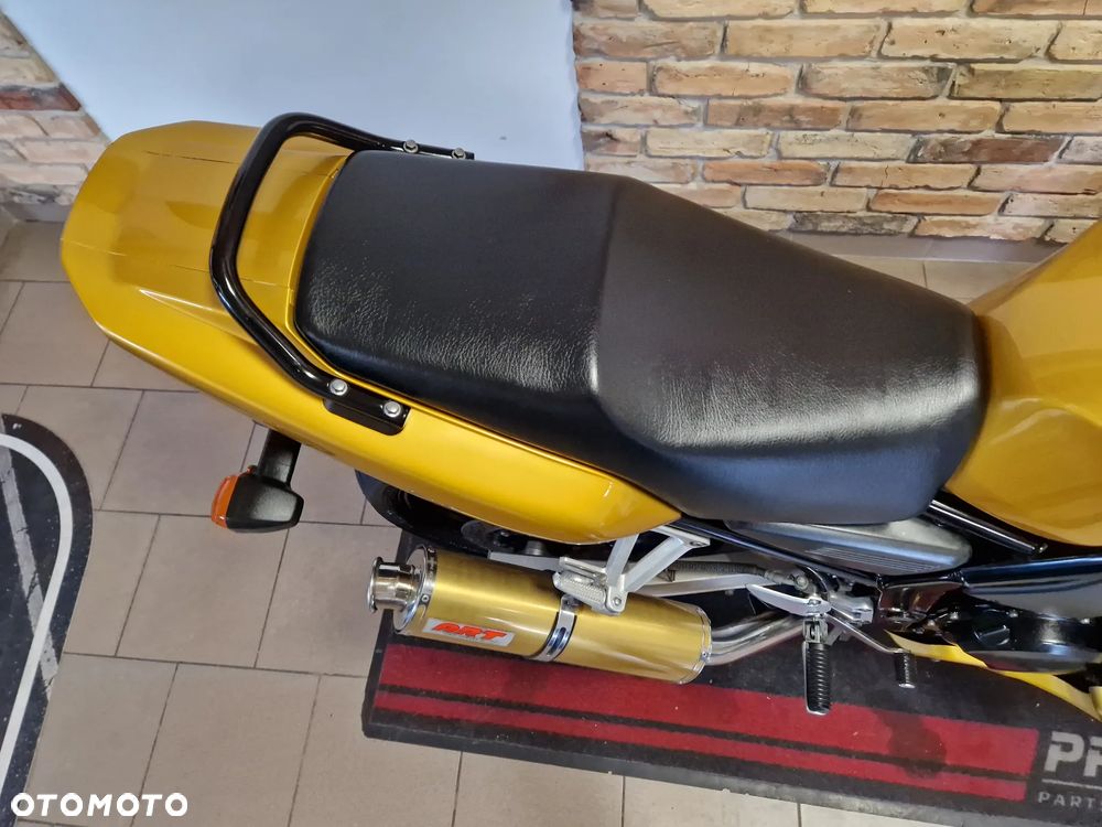 Yamaha FZS - 27