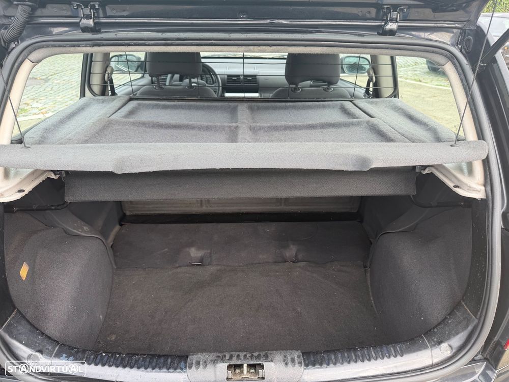 VW Fox 1.4 TDi T.Riscas Pack Elements - 11