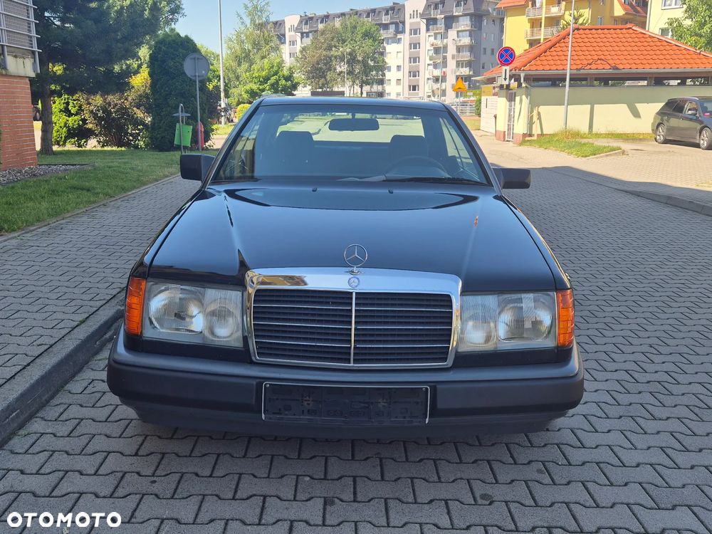 Mercedes-Benz W124 (1984-1993) - 12