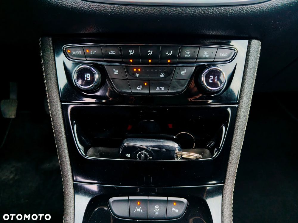 Opel Astra 1.4 Turbo Innovation - 24