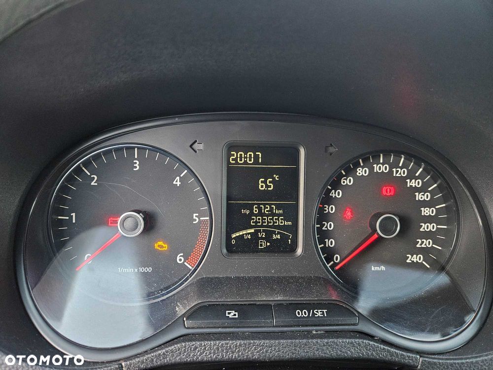 Volkswagen Polo - 8