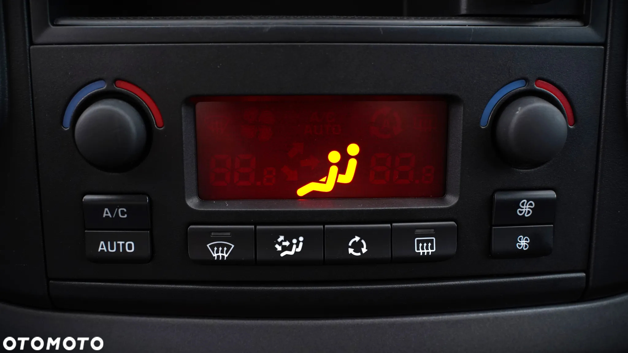 Citroën Berlingo Multispace PureTech 110 SHINE - 24