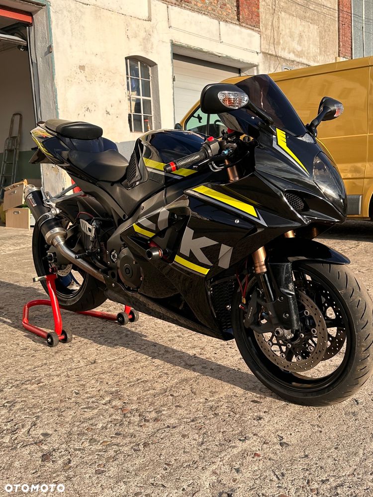 Suzuki GSX-R - 1