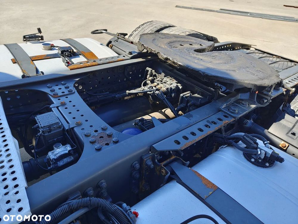 Mercedes-Benz ACTROS 1845 315/70R22,5 - 16