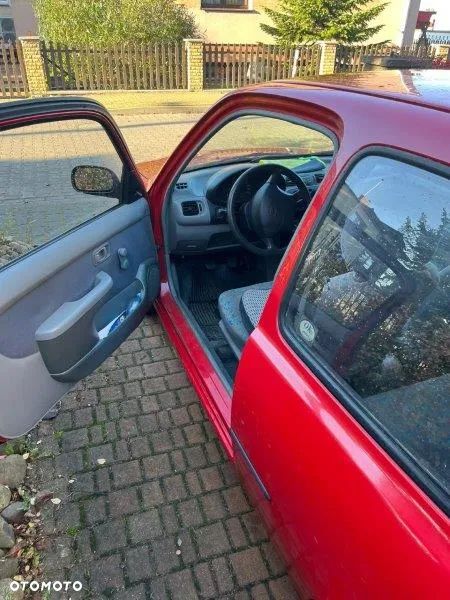 Nissan Micra 1.0 L - 7