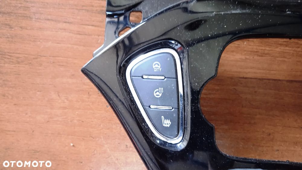 Ramka radia środkowy dekor przyciski podgrzewania fotela i kierownicy zamka centralnego Opel Adam 39072700 39031632 39031646 551186240 - 2
