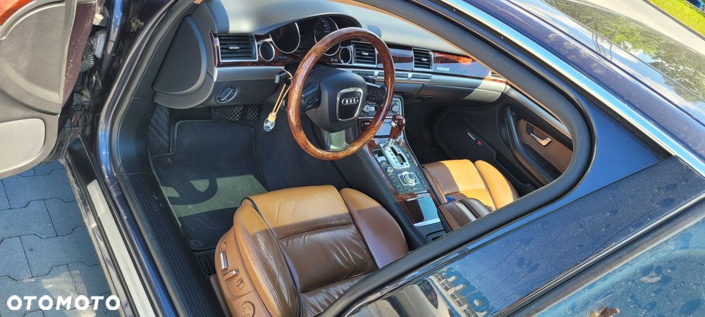 Audi A8 - 7