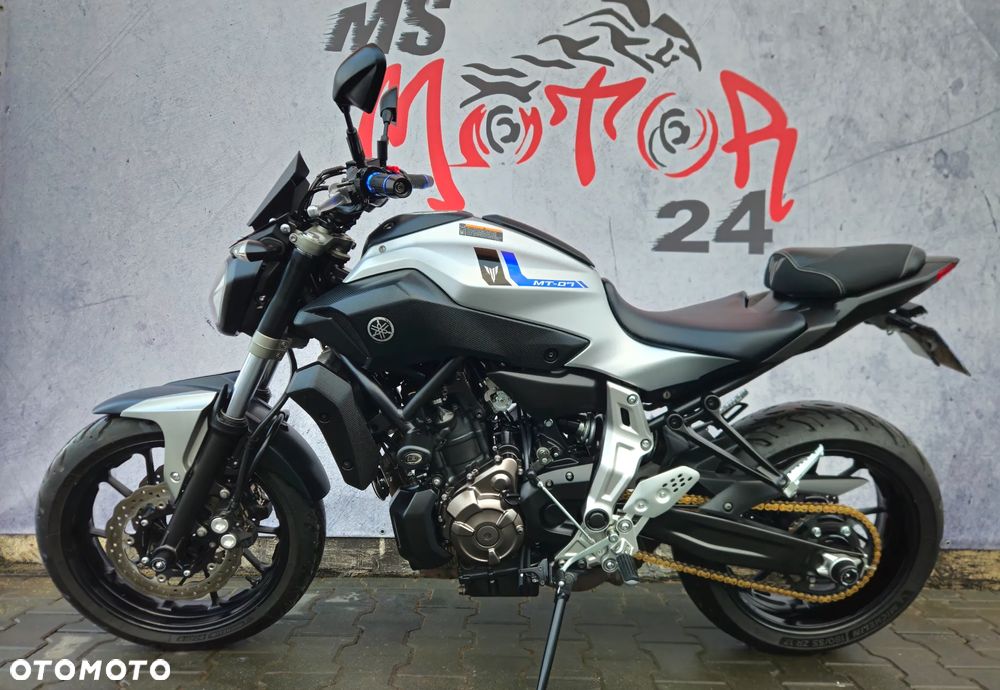 Yamaha MT - 5