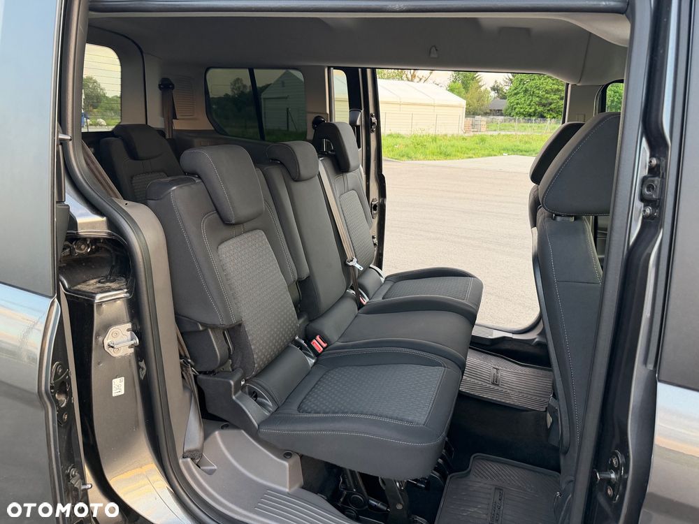 Ford Tourneo Connect Grand - 13