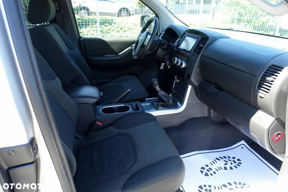 Nissan Navara 2.5 D FE Long - 12