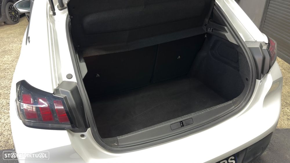 Peugeot e-208 Active Pack - 37