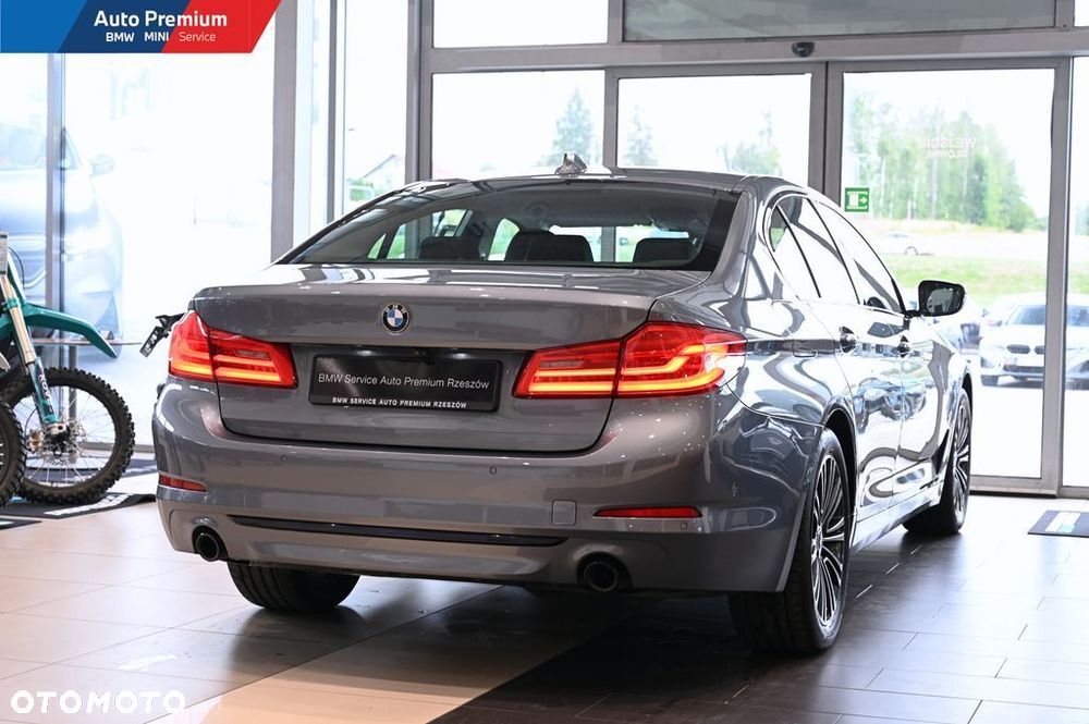 BMW Seria 5 520d xDrive - 18