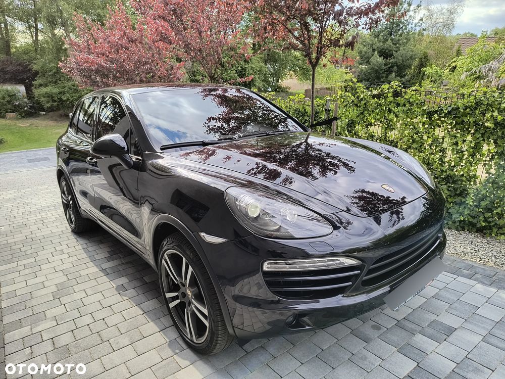 Porsche Cayenne - 1