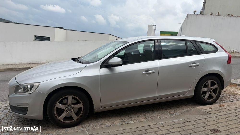 Volvo V60 1.6 D2 Kinetic Eco Powershift - 3