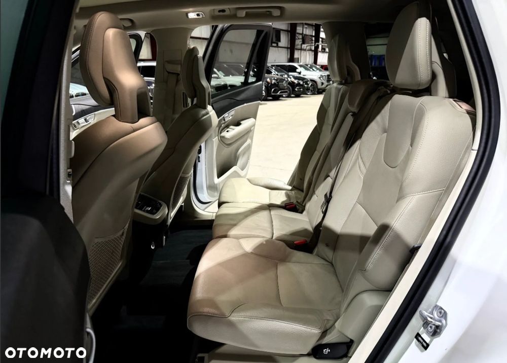 Volvo XC 90 T5 AWD Momentum 7os - 23